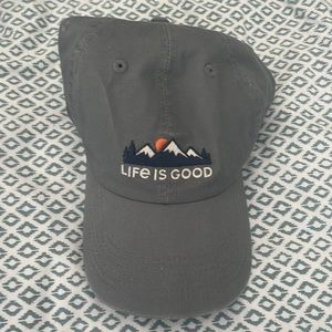 NWT Mountain Gray Life is Good Hat Ballcap